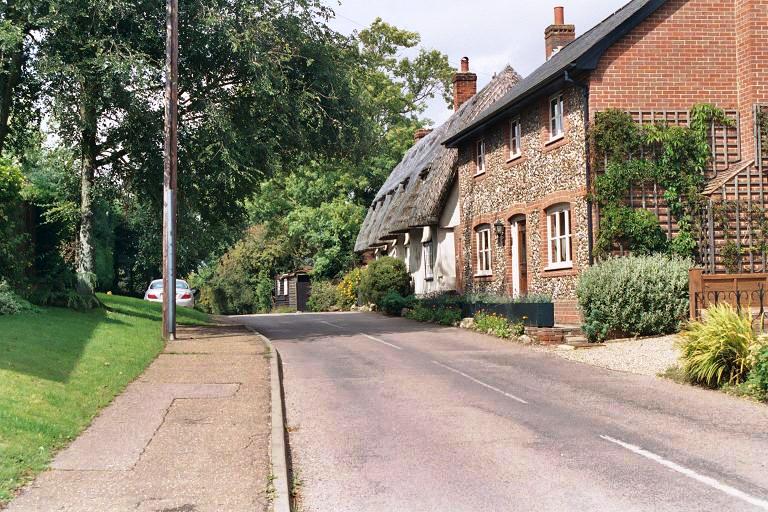 Thatched cottage - minor road to Little Bardfield
