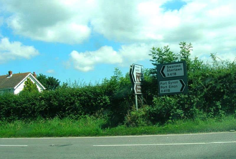 B4247/A4118 junction at Scurlage